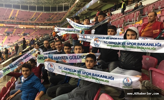 Galatasaray-Schalke04 Maçını Tribünde İzlediler