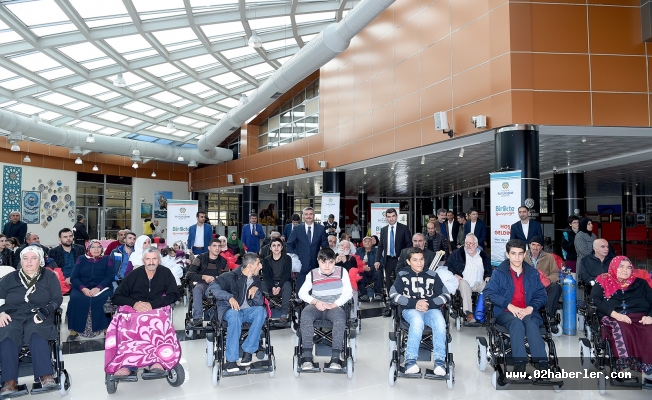 43 Adet akülü tekerlekli sandalye dağıtıldı 