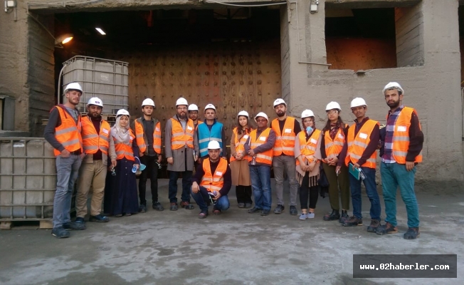 Öğrencilerden Çimento Fabrikasına Ziyaret