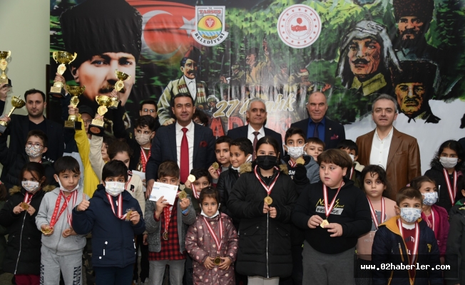 Tarsus’ta 100.Yıl Satranç Turnuvası Düzenlendi